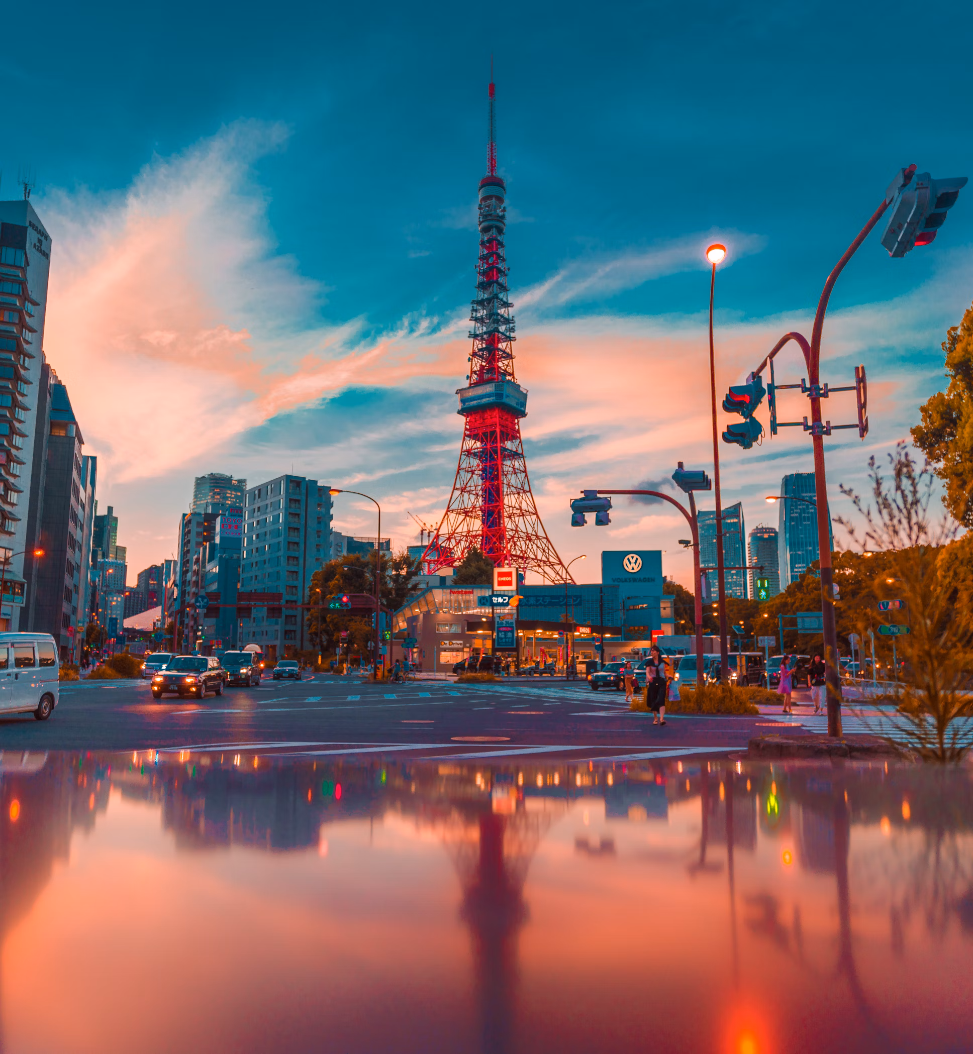 Tokyo Tower with cherry blossoms - Representing international business relations between Germany and Japan